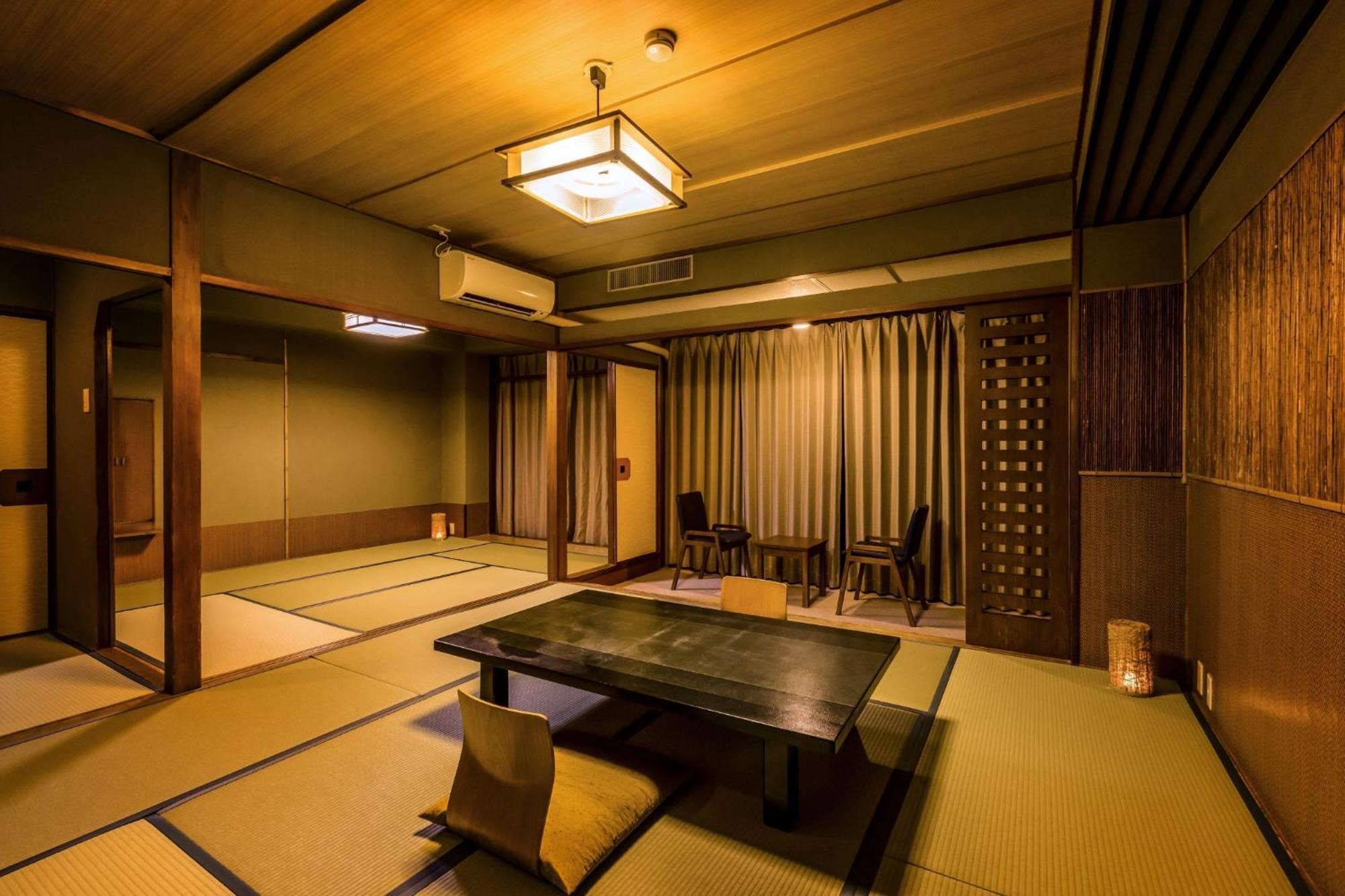 Готель Ooedo Onsen Monogatari Premium Shirahama Saichoraku Екстер'єр фото