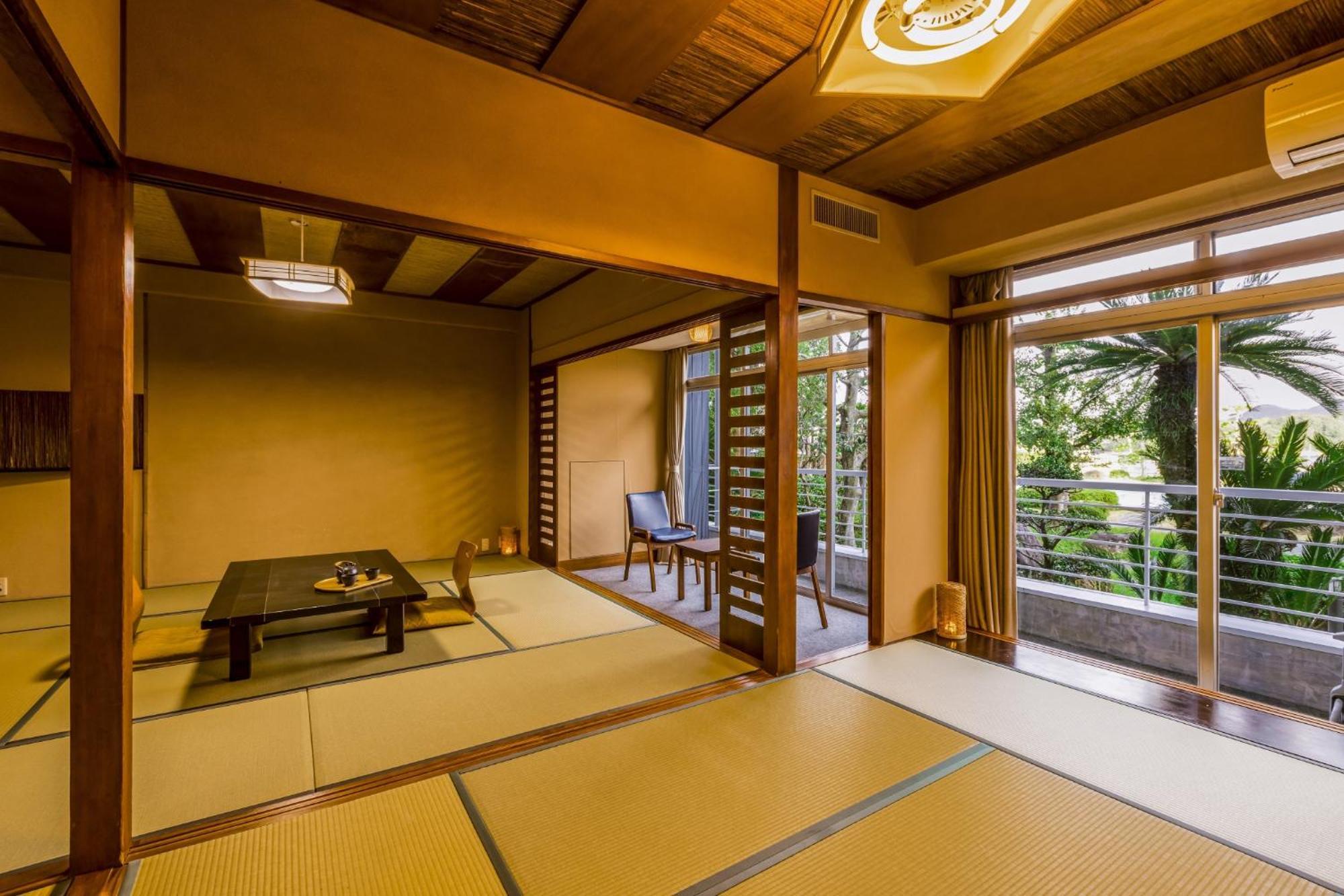 Готель Ooedo Onsen Monogatari Premium Shirahama Saichoraku Екстер'єр фото