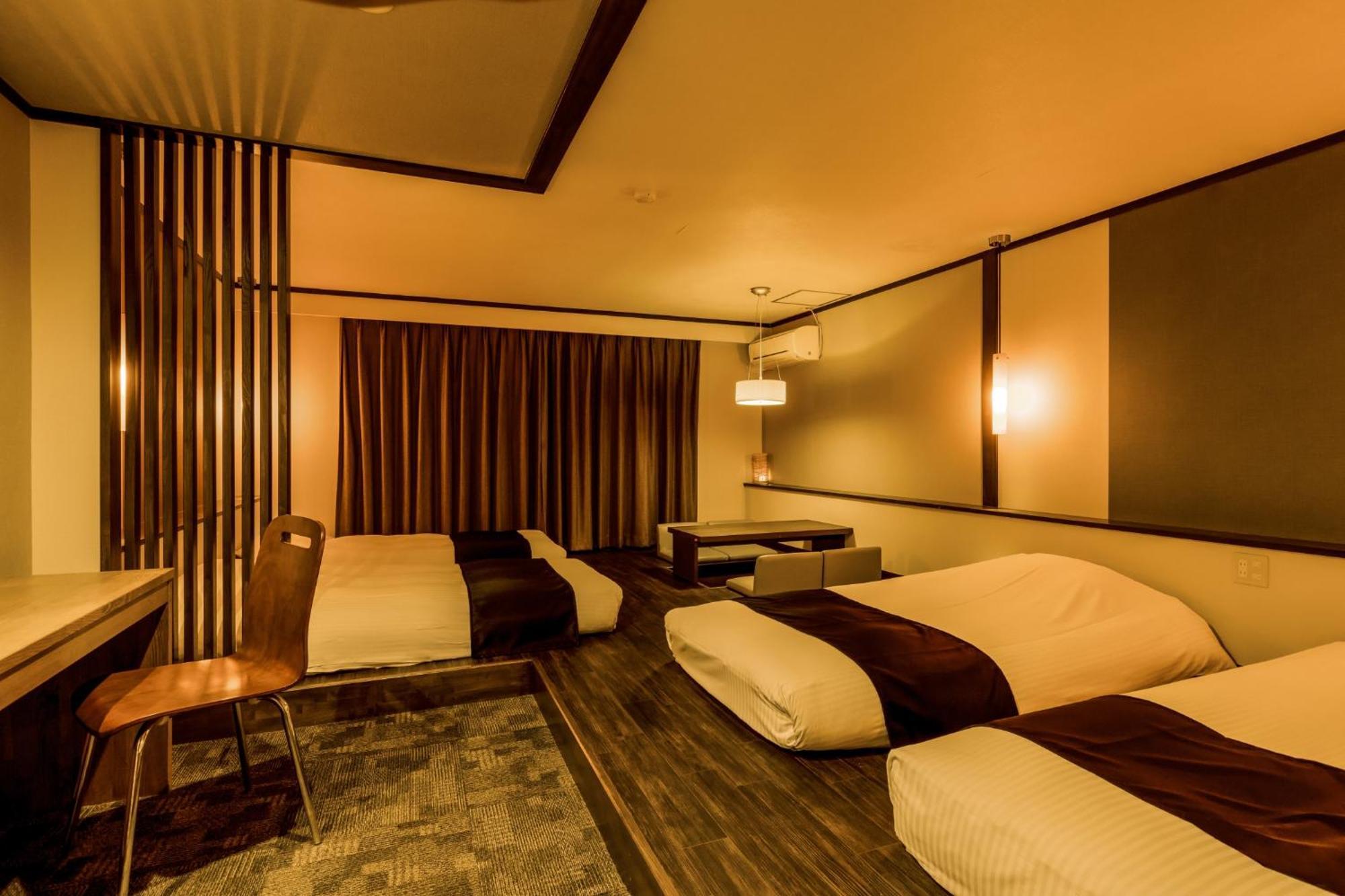 Готель Ooedo Onsen Monogatari Premium Shirahama Saichoraku Екстер'єр фото